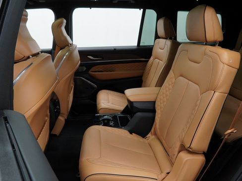 Certified 2024 Jeep Grand Cherokee L Summit w/ High Altitude Package image 21