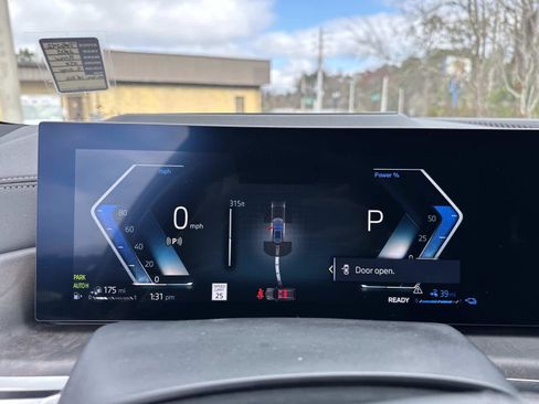 Used 2025 BMW X5 xDrive50e image 29