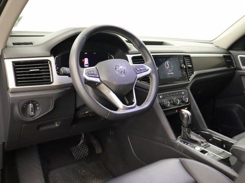 Used 2023 Volkswagen Atlas SE w/ Panoramic Sunroof Package FWD image 13