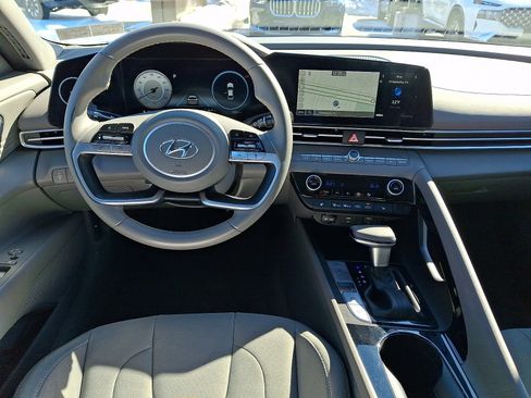 Certified 2023 Hyundai Elantra SEL w/ Convenience Package image 11