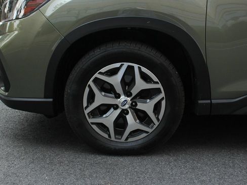 Used 2021 Subaru Forester Premium AWD/4WD image 11