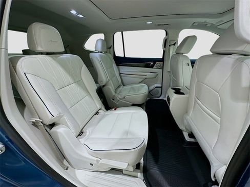 New 2026 Buick Enclave Avenir image 30