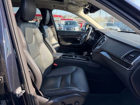Used 2019 Volvo XC90 T6 Momentum w/ Protection Package Premier image 25