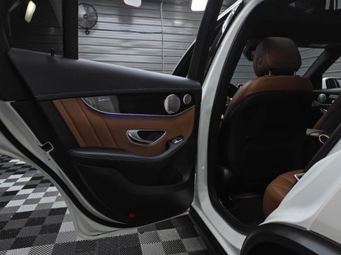 Used 2021 Mercedes-Benz GLC 43 AMG 4MATIC image 36