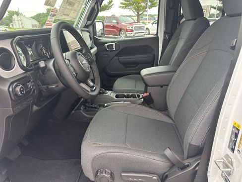 New 2025 Jeep Gladiator Sport image 60