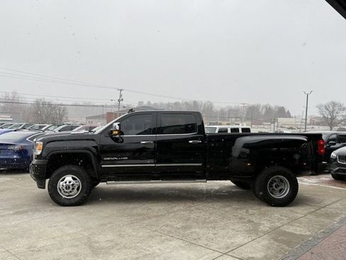 Used 2018 GMC Sierra 3500 Denali w/ Duramax Plus Package image 3