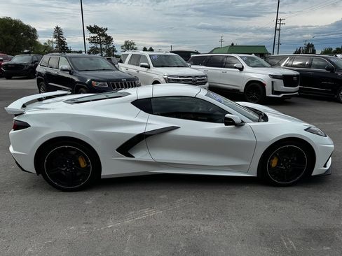 Used 2025 Chevrolet Corvette Stingray Coupe w/ Z51 Performance Package RWD image 7