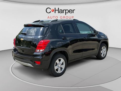 Used 2022 Chevrolet Trax LT w/ LT Convenience Package AWD/4WD image 3