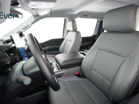 Used 2025 Ford F150 Lightning Flash image 4