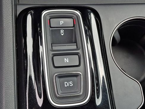 Certified 2025 Honda Pilot EX-L image 15