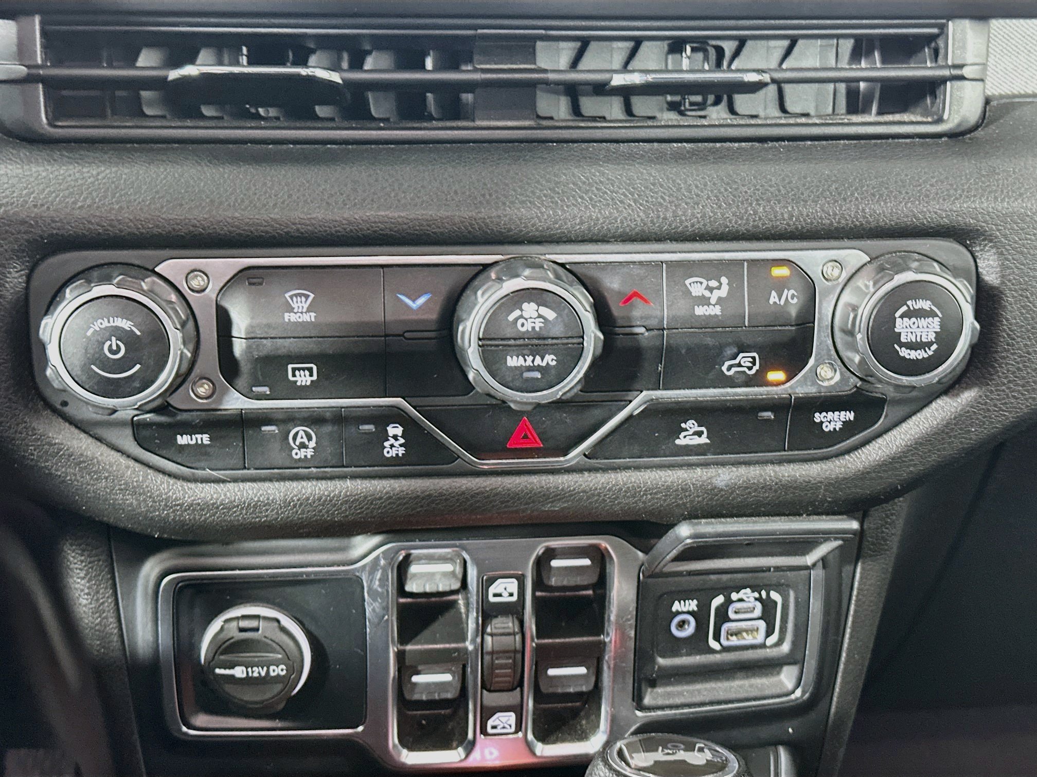 Used 2024 Jeep Wrangler Unlimited Sport AWD/4WD image 22