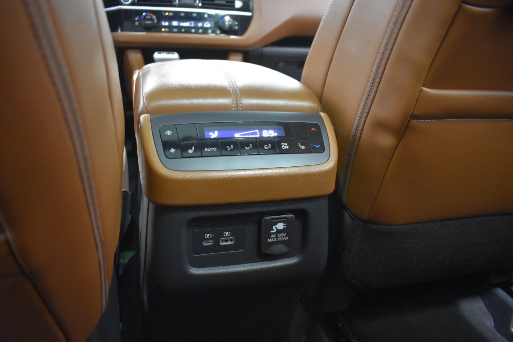 Certified 2024 Nissan Pathfinder Platinum AWD/4WD image 36