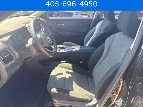 Used 2022 Nissan Rogue SV FWD image 11
