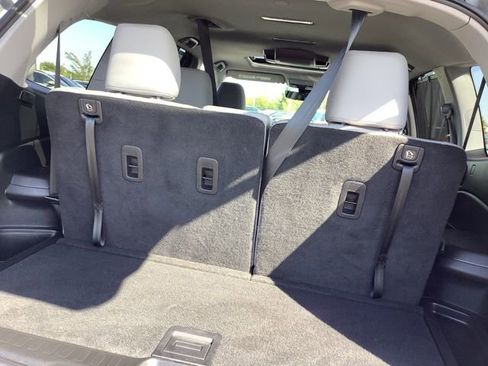 Used 2021 Honda Pilot Touring image 10
