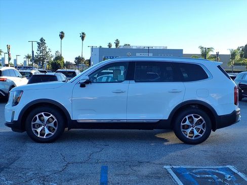 Certified 2022 Kia Telluride EX image 2