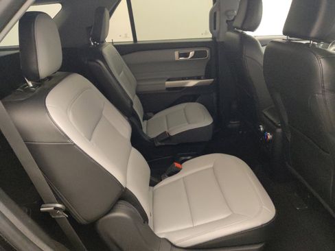 Used 2021 Ford Explorer XLT w/ Equipment Group 202A image 19