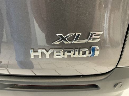 Used 2021 Toyota Sienna XLE image 26