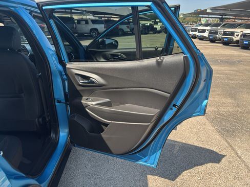Certified 2025 Chevrolet Trax RS w/ Driver Confidence Package FWD image 19