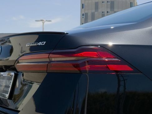 New 2027 BMW i5 eDrive40 w/ M Sport Package RWD image 4