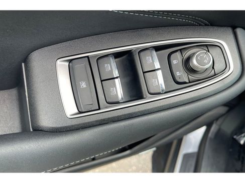 Certified 2025 Subaru Outback Limited AWD/4WD image 12
