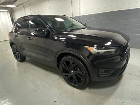 Used 2021 Volvo XC40 T5 R-Design w/ Protection Package Premier AWD/4WD image 4