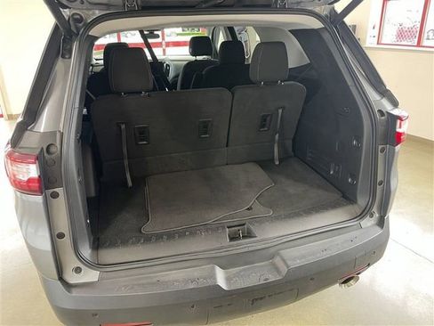 Used 2021 Chevrolet Traverse LT image 35