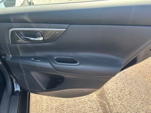 Used 2015 Nissan Altima 2.5 SL w/ Technology Package FWD image 8