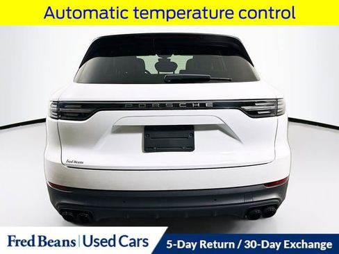 Used 2023 Porsche Cayenne Platinum Edition image 7