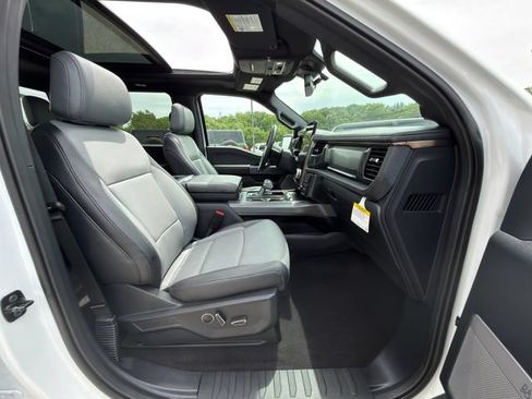 Used 2025 Ford F150 Lightning Lariat AWD/4WD image 10
