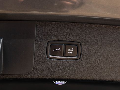 Used 2019 Porsche Cayenne S w/ Premium Plus Package image 53