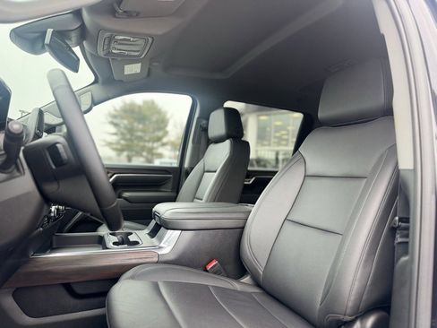 Used 2025 GMC Sierra 2500 SLT w/ SLT Convenience Package image 16