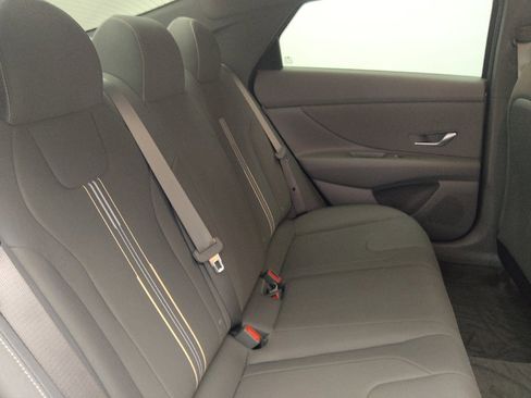 Used 2025 Hyundai Elantra Sport FWD image 19