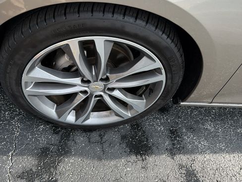 Used 2024 Chevrolet Malibu LT FWD image 9