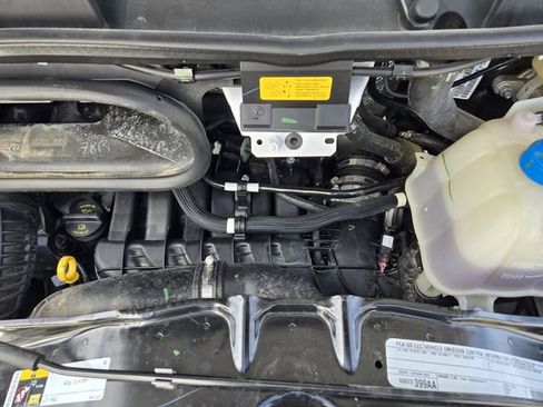 Used 2025 RAM ProMaster 2500 w/ Convenience Group image 31