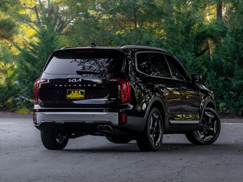 Used 2023 Kia Telluride S w/ S Sunroof Package AWD/4WD image 4