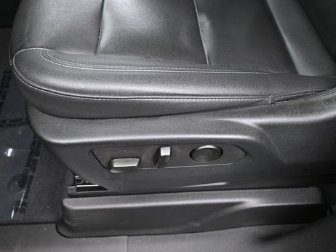 Used 2022 Chevrolet Tahoe LT w/ Luxury Package image 15