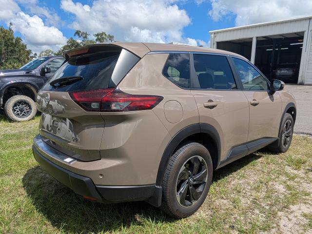 Used 2025 Nissan Rogue SV AWD/4WD image 3