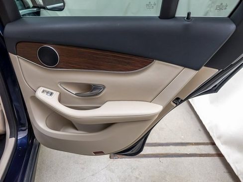 Used 2022 Mercedes-Benz GLC 300 4MATIC w/ Premium Package Lite image 32