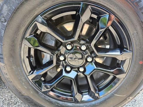 Used 2025 Chevrolet Silverado 1500 RST w/ Convenience Package II AWD/4WD image 8
