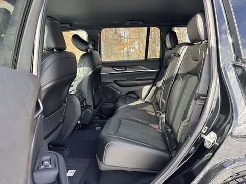 New 2026 Jeep Grand Cherokee Altitude AWD/4WD image 6