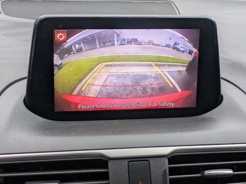 Used 2018 MAZDA MAZDA3 Touring FWD image 12