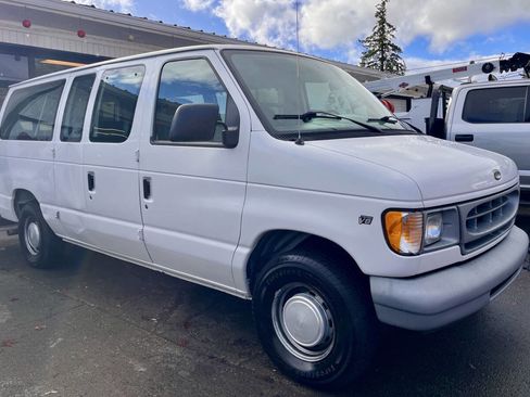 Used 1999 Ford E-150 and Econoline 150 Wagon image 9