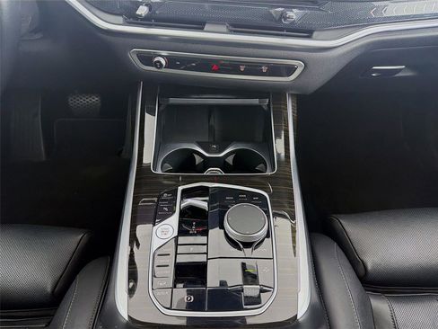Used 2023 BMW X7 xDrive40i w/ Premium Package image 15