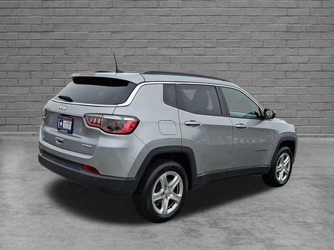 Used 2023 Jeep Compass Latitude w/ Convenience Group AWD/4WD image 12