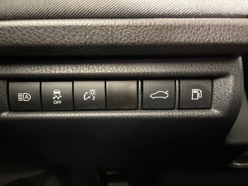Used 2025 Toyota Camry LE FWD image 28