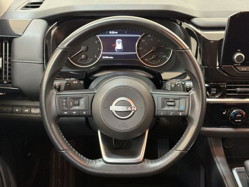 Used 2025 Nissan Pathfinder SV AWD/4WD image 11