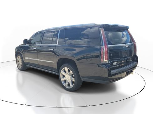 Used 2017 Cadillac Escalade ESV Premium Luxury RWD image 8