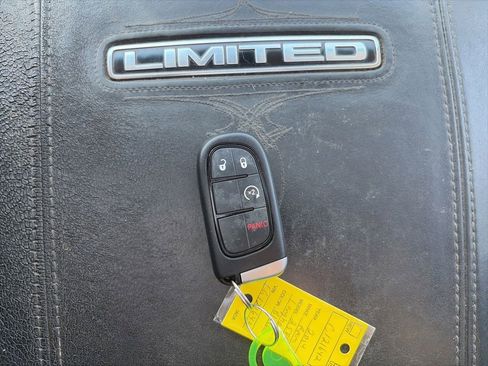 Used 2014 RAM 2500 Limited AWD/4WD image 38