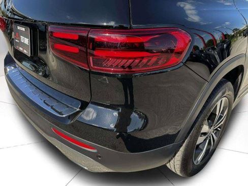 Used 2025 Mercedes-Benz GLB 250 image 15