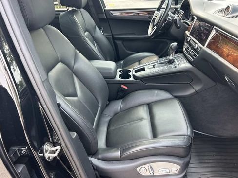 Used 2021 Porsche Macan S AWD/4WD image 27
